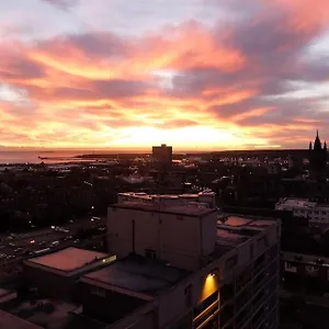 Apartment Near Center Of With Parking, Aberdeen